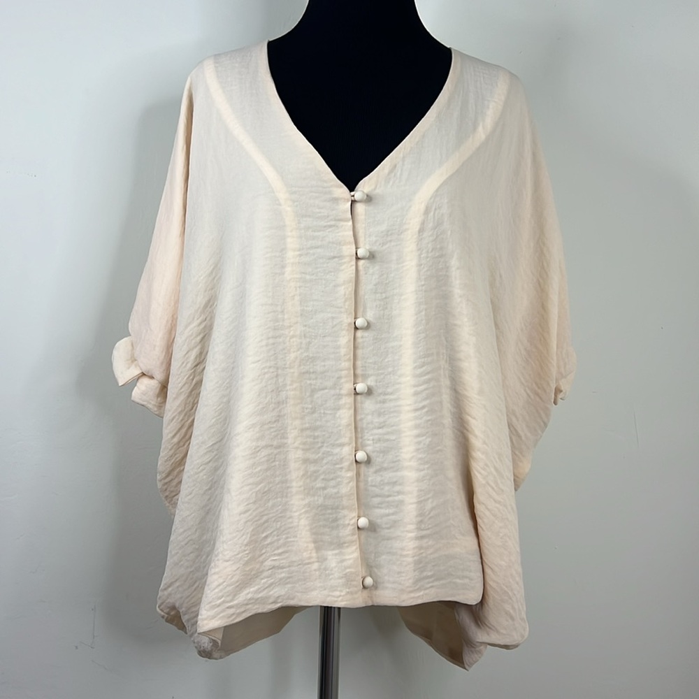 DRA Los Angeles Elegant Cream Button-Down Women's Blouse S